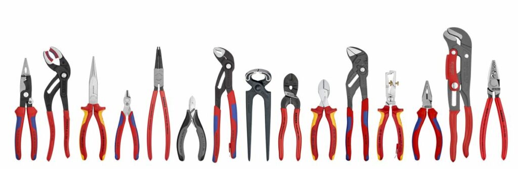 Aktuelle Modelle von Knipex-Zangen nebeneinander auf weißem untergrund