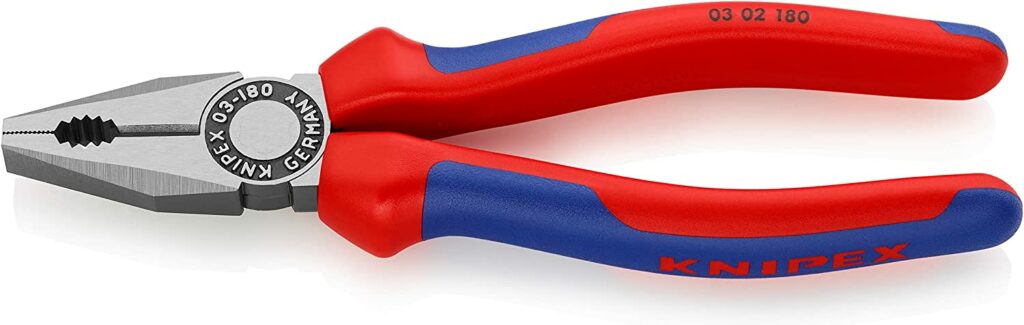 Knipex Kombizange auf weißem Hintergrund