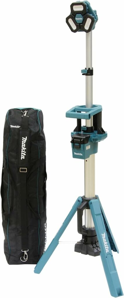 Makita LED-Baustrahler DML814 auf weißem Untergrund