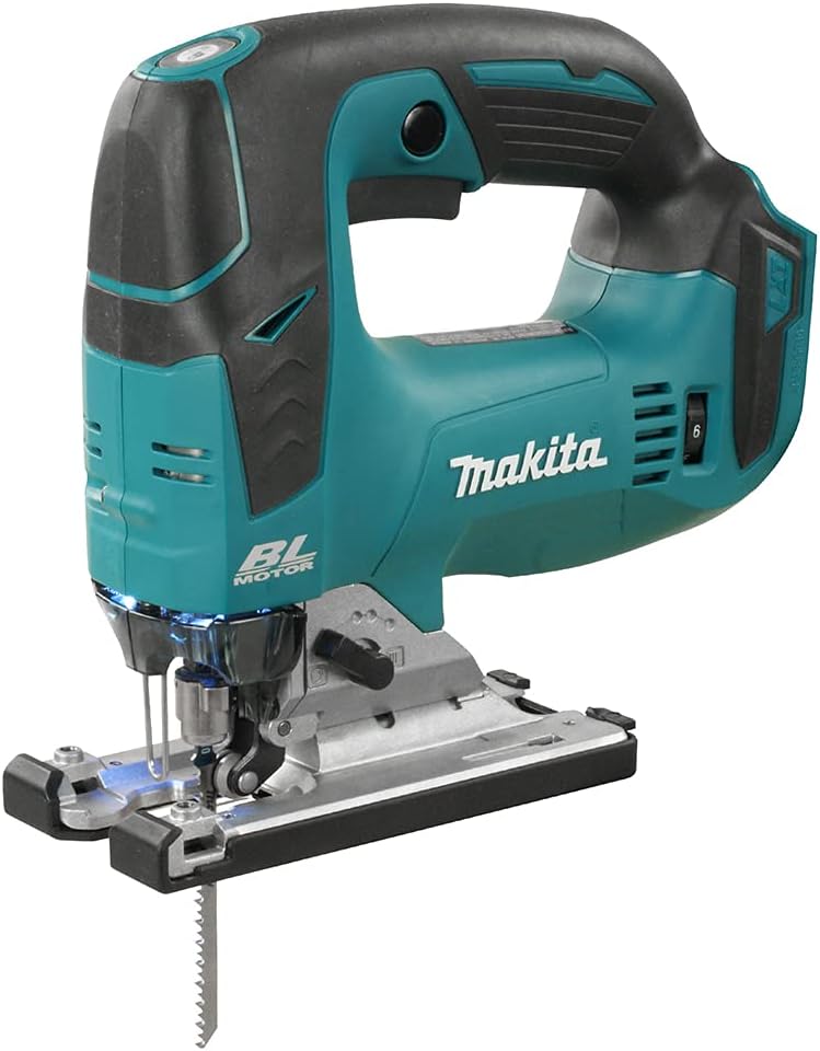 Makita Akku-Pendelhubstichsäge (Ohne Akku, Ohne Ladegerät), Blau, Silber, 18 V auf weißem Untergrund